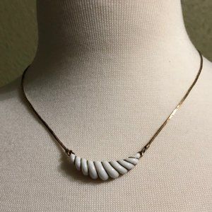 Avon White Scalloped Pendant Necklace Gold Tone